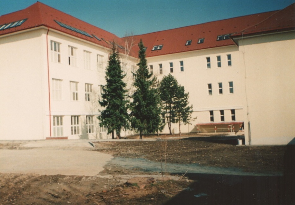 Rekonstrukce budovy školy ZŠ TGM Ivančice r. 1999