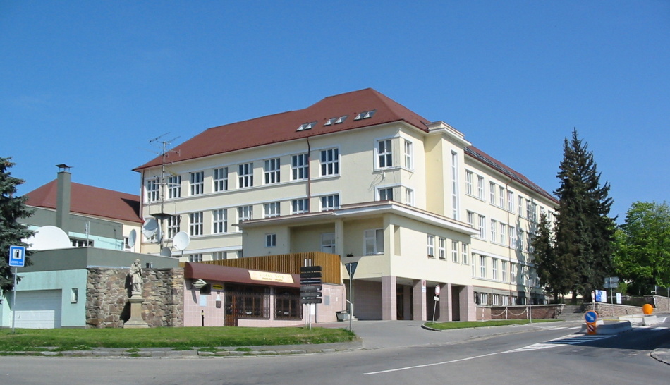Školní budova ZŠ TGM Ivančice z roku 2005